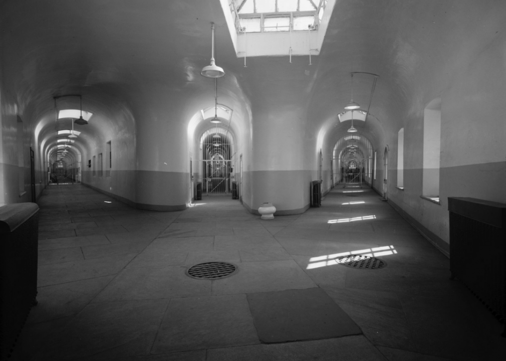 1820s: Wardens experiment with rehabilitation